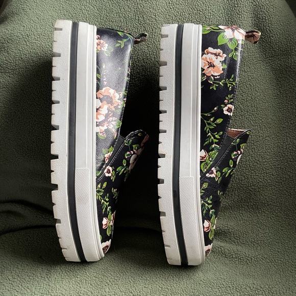 Halogen Sneakers - Picture 2 of 5